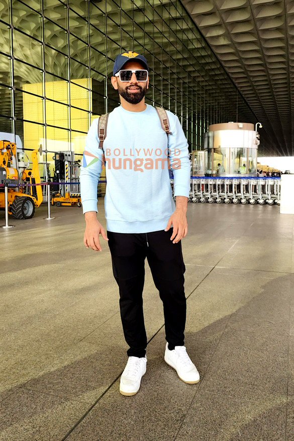 photos sara ali khan rakul preet singh tamannaah bhatia and others snapped at the airport 5