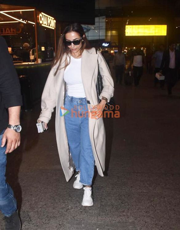 photos sara ali khan rashmika mandanna uorfi javed and others snapped at the airport 007 2