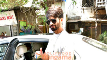Photos: Shahid Kapoor snapped at a cafe in Bandra