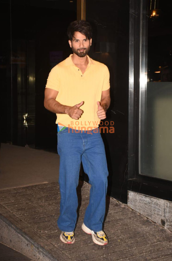 photos shahid kapoor snapped in juhu 1 4