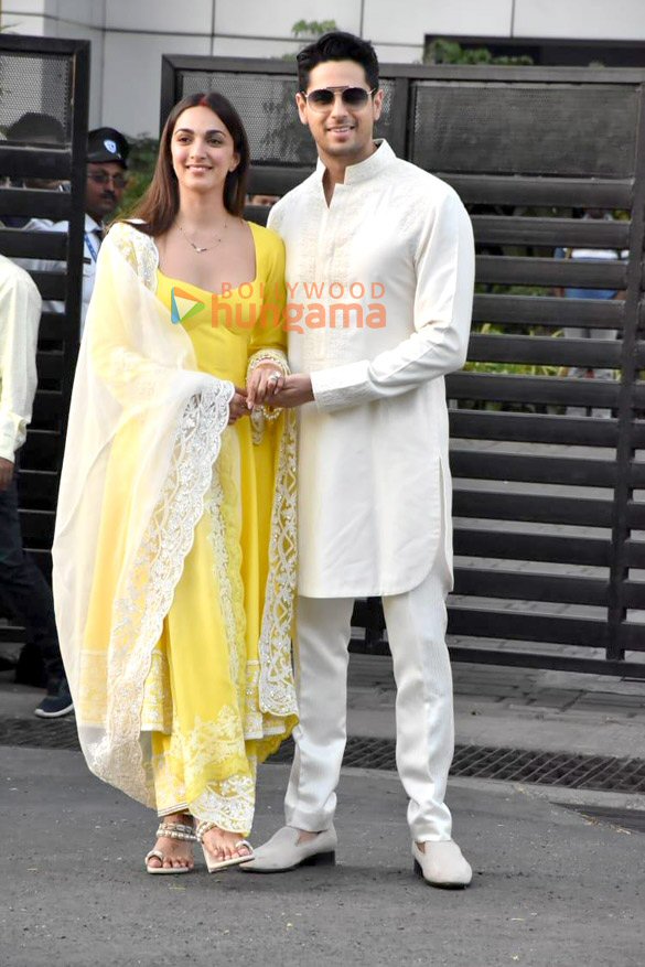 photos sidharth malhotra and kiara advani snapped at the kalina airport 5
