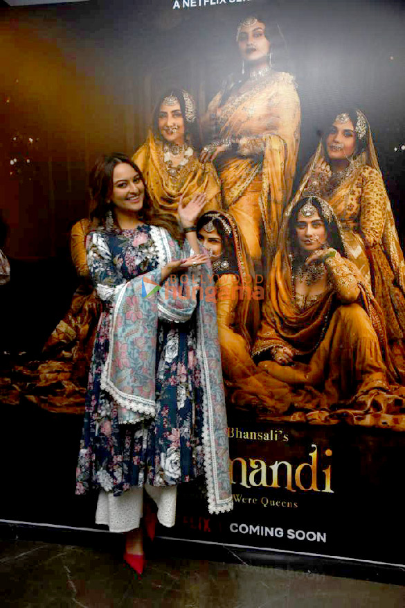 photos sonakshi sinha aditi rao hydari sanjay leela bhansali and others attend the teaser launch of their film heeramandi 6