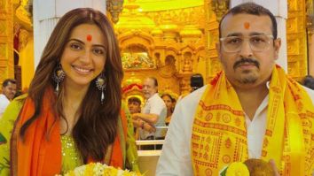 Rakul Preet Singh and Tejas Deoskar visit Siddhivinayak Temple to express their gratitude for success of Chhatriwali