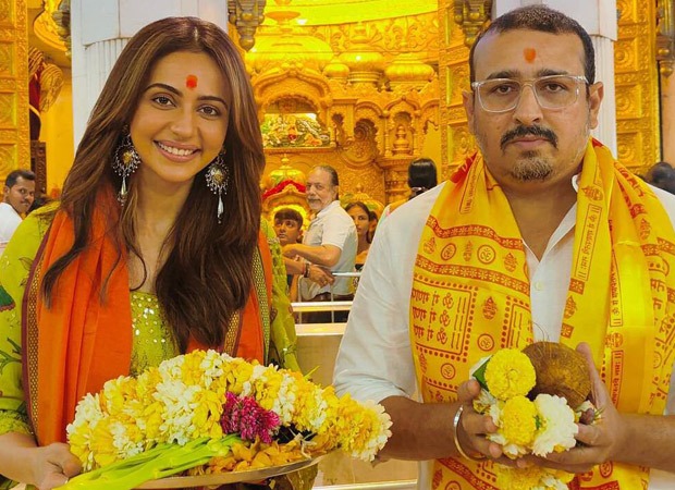 Rakul Preet Singh and Tejas Deoskar visit Siddhivinayak Temple to express their gratitude for success of Chhatriwali