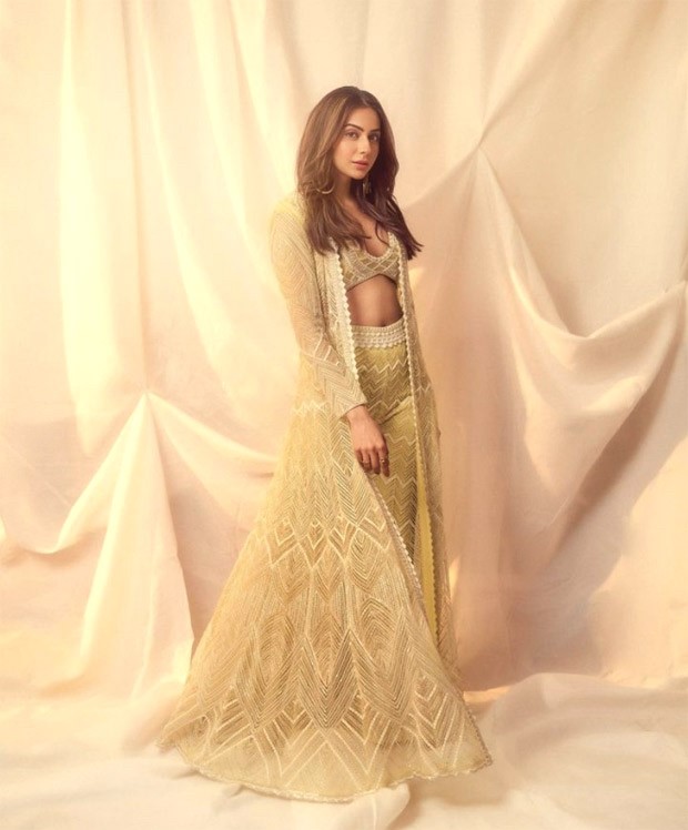 Rakul Preet Singh’s lemon yellow Ritika Mirchandani sharara set is an ideal choice for winter wedding