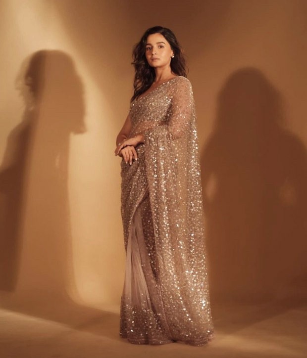 Sidharth Malhotra-Kiara Advani reception: The blush pink shimmering saree worn by Alia Bhatt is a game-changer for the wedding season 