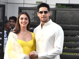 Sidharth and Kiara’s adorable chemistry as they pose together for paps