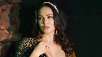 Sunny Leone leaves us mesmerized by her gorgeous looks