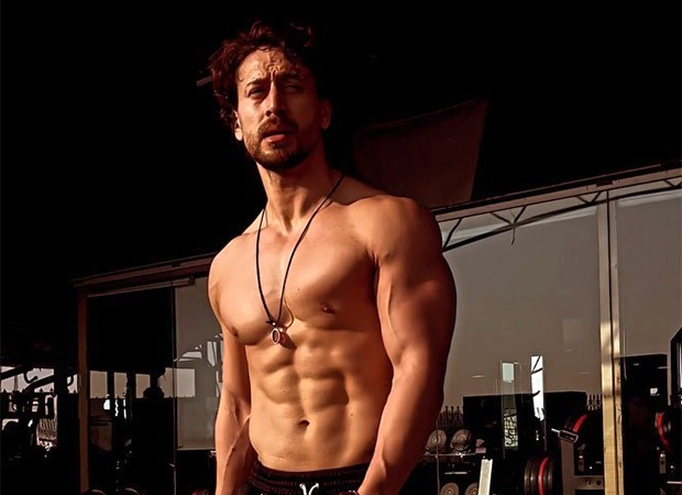 Tiger Shroff skates his way to reach the sets of Bade Miyan Chote Miyan; leaves fans stunned with his skills
