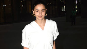 Alia Bhatt poses for paps at the airport in stylish outfit