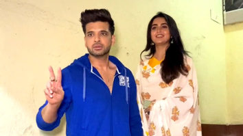 Aww! We love the way Tejasswi Prakash holds Karan Kundrra’s little finger
