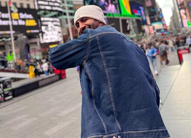 Kartik Aaryan is all smiles in the lanes of New York; explores Times Square