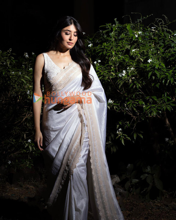 kritika kamra 4 7