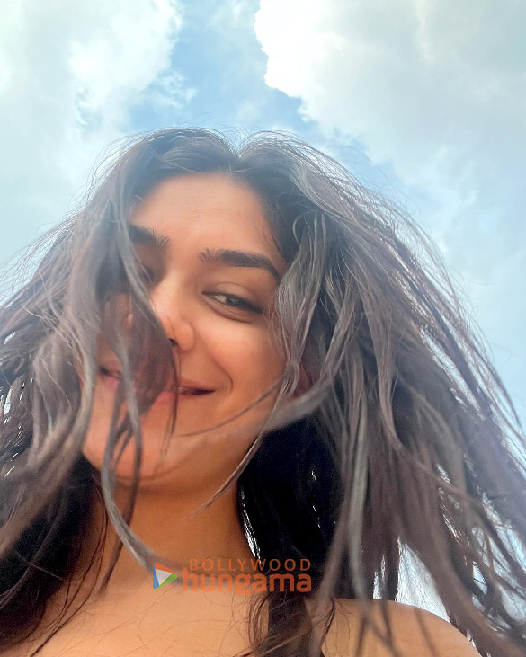 mrunal thakur 1 117