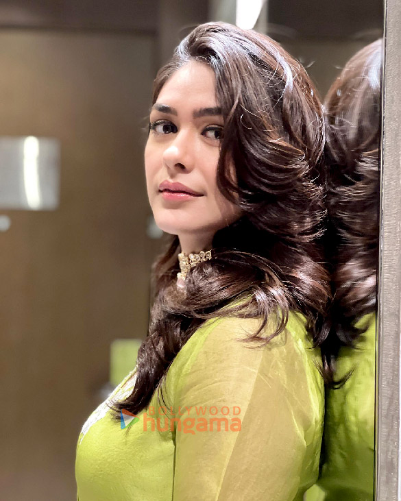 mrunal thakur 1 110