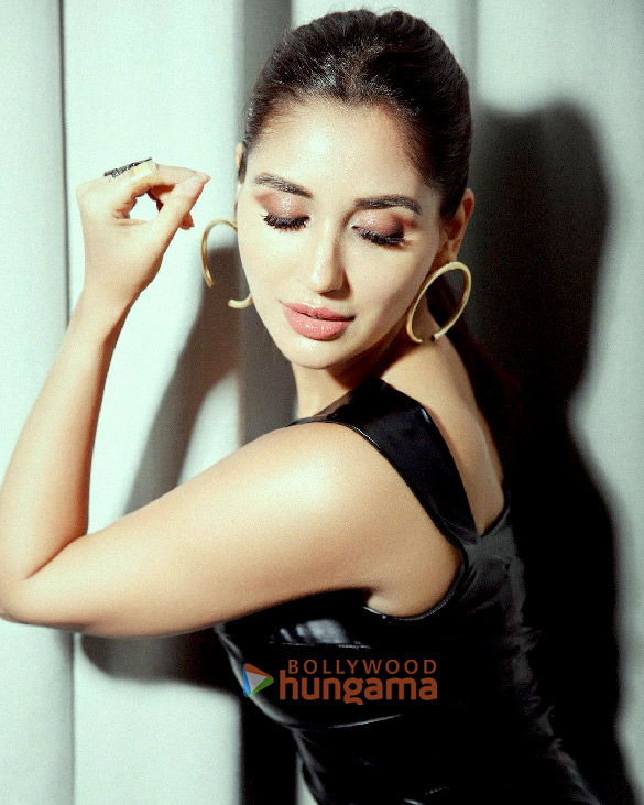 nikita dutta 5 17