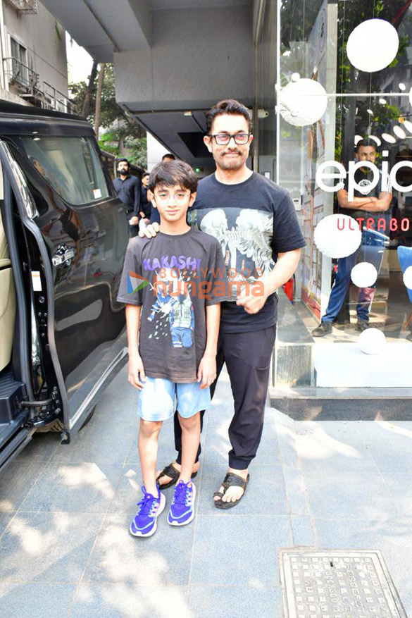 photos aamir khan spotted with son in bandra 6