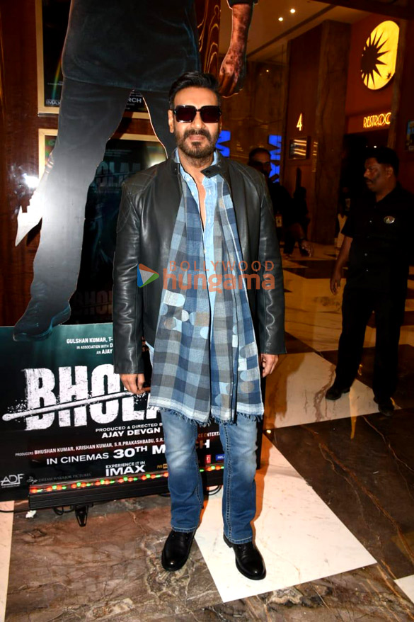 photos ajay devgn and tabu snapped at the trailer launch of bholaa 2