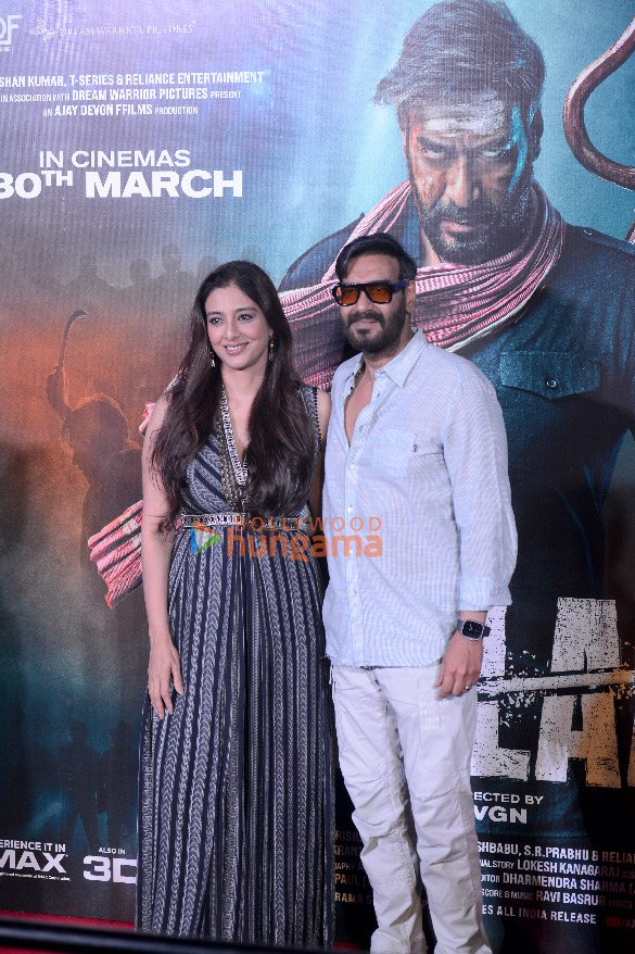 Photos Ajay Devgn and Tabu snapped promoting Bholaa in Delhi (2)