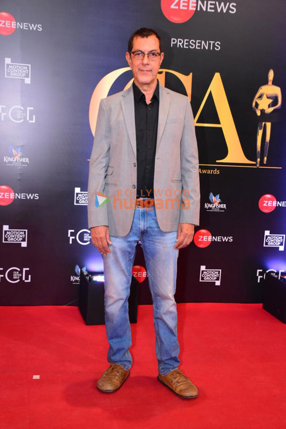 photos ajay devgn and other celebs grace red carpet of the 5th edition of critics choice awards 4