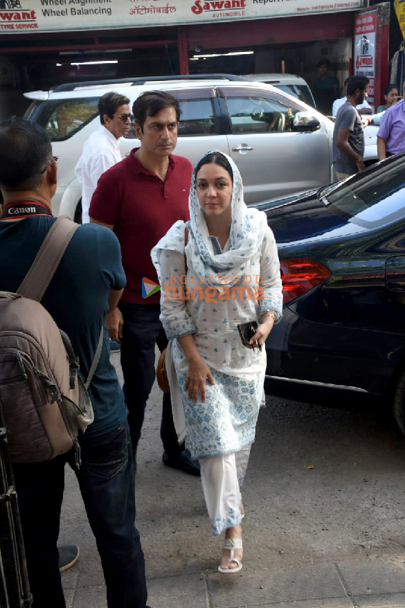 photos celebs attend pradeep sarkars last rites to pay respect 6