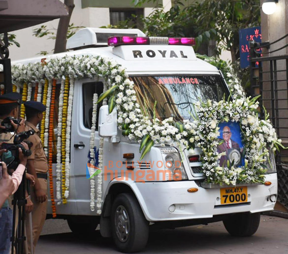 photos celebs attend satish kaushiks funeral 77 5