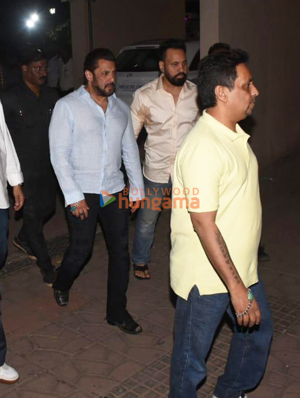 photos celebs attend satish kaushiks funeral 8855 2