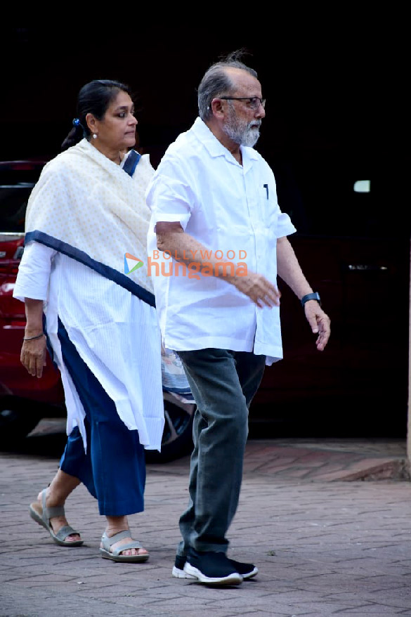 photos celebs attend prayer meet of late actor satish kaushik 12