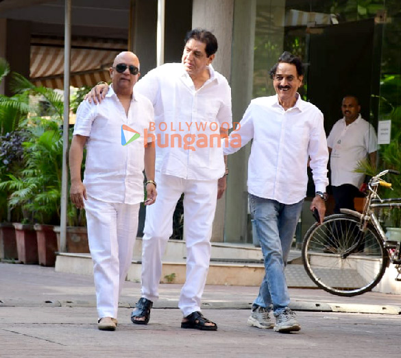 photos celebs attend prayer meet of late actor satish kaushik 3