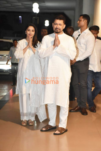 Photos: Celebs attend the prayer meet for Madhuri Dixit’s mother Snehlata Dixitmain