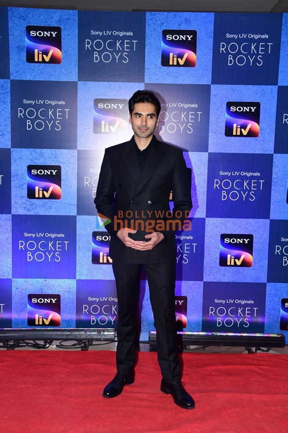 photos celebs grace the premiere rocket boys season 2 14