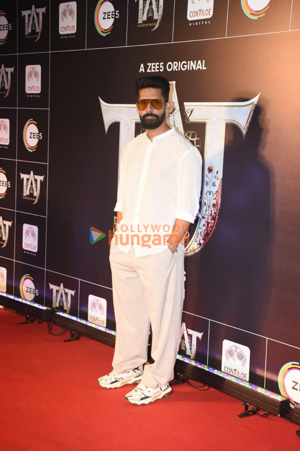 photos celebs snapped at taj divided by blood premiere 16