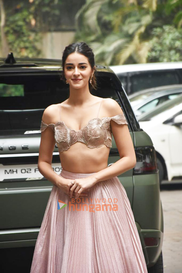 Photos: Ananya Panday and others attend Alanna Panday’s mehendi ceremony