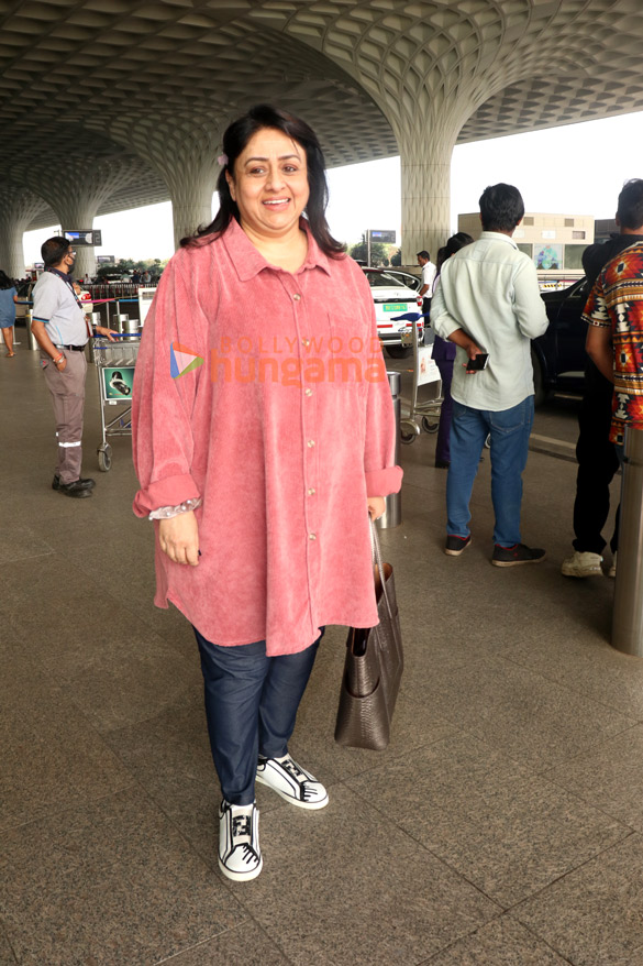 photos deepika padukone vaani kapoor shilpa shetty and others snapped at the airport 2