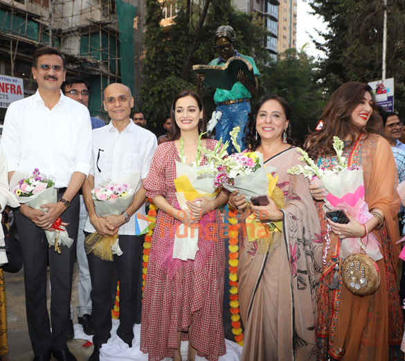 photos dia mirza inaugurates artist sangeeta babanis sculpture art in bandra 2
