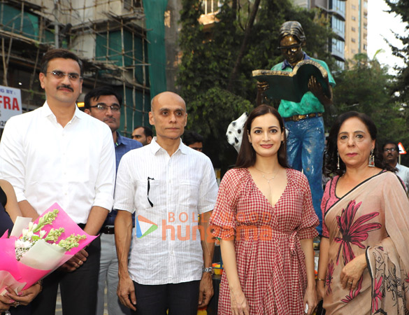 photos dia mirza inaugurates artist sangeeta babanis sculpture art in bandra 5