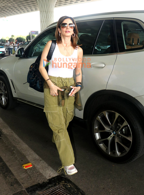 photos kangana ranaut sussanne khan and arslan goni snapped at the airport 4