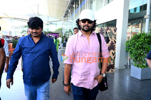photos nani snapped at lucknow airport for the trailer launch of his film dasara 1