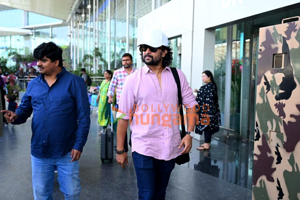 photos nani snapped at lucknow airport for the trailer launch of his film dasara 2