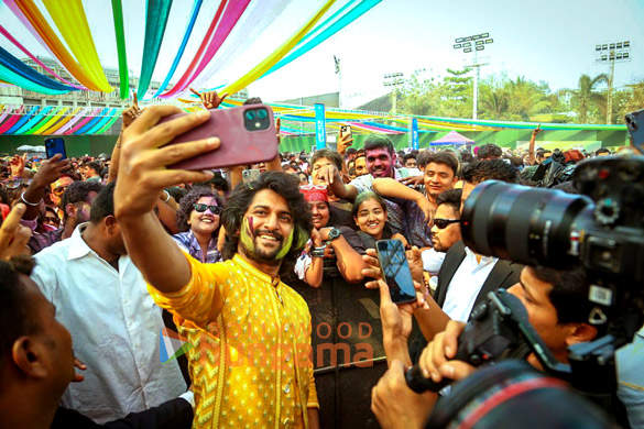 photos nani snapped promoting dasara at a holi event in mumbai 3