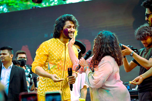 photos nani snapped promoting dasara at a holi event in mumbai 5