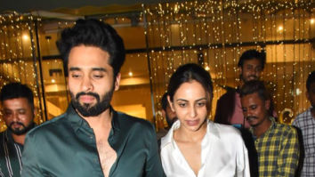 Photos: Rakul Preet Singh and Jackky Bhagnani snapped at Farmers’ Cafe in Bandra