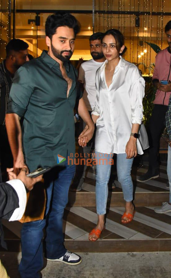 photos rakul preet singh and jackky bhagnani snapped at farmers cafe in bandra 4 3