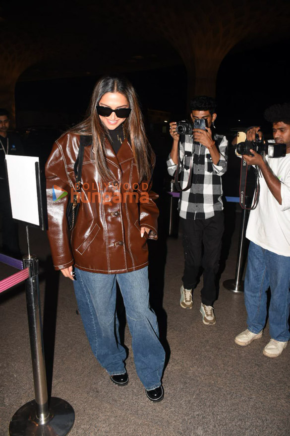 photos ranbir kapoor and deepika padukone snapped at the airport 4