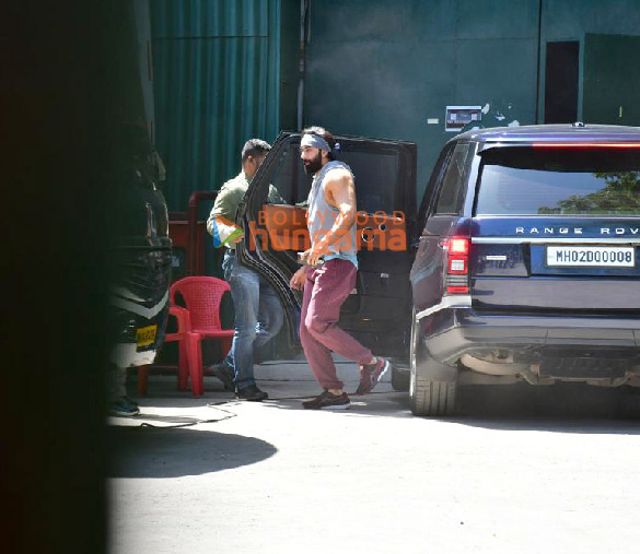 photos ranbir kapoor spotted in juhu 4