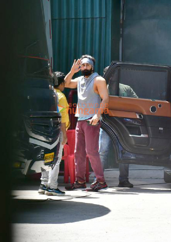 Photos: Ranbir Kapoor spotted in Juhu Photos: Ranbir Kapoor spotted in Juhu