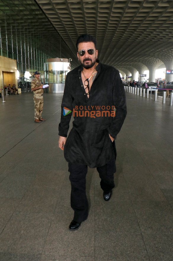 photos sanjay dutt and alaya f snapped at the airport 1