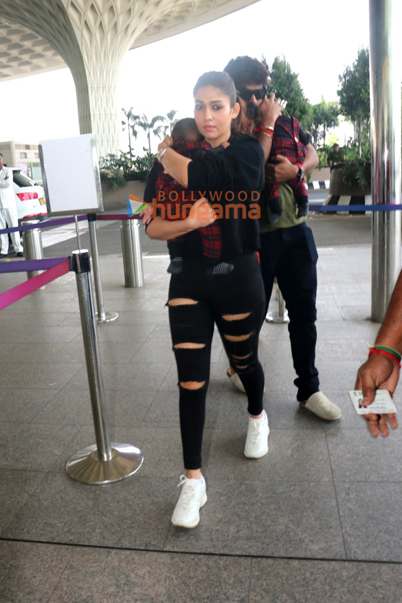 photos shahid kapoor mira kapoor sonu sood and others snapped at the airport 1