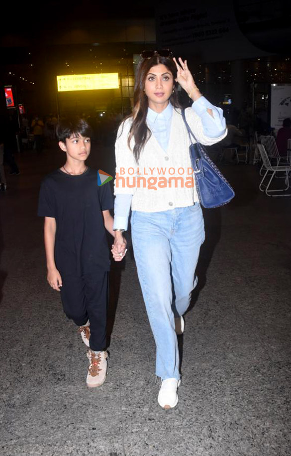 photos shilpa shetty vidya balan sherlyn chopra and others snapped at the airport 1 2