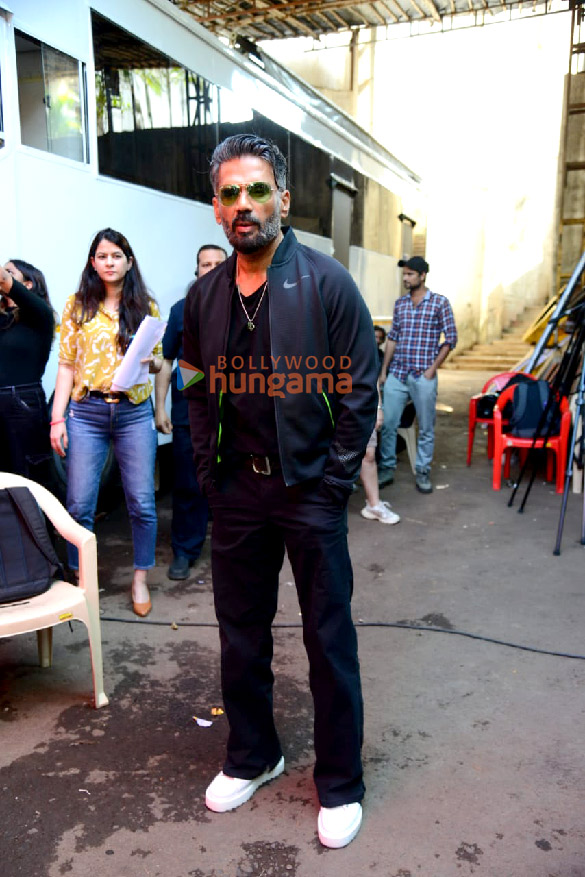 Photos: Suniel Shetty, Himesh Reshammiya and others snapped on the sets of Indian Idol for Hunter – Tootega Nahi Todega promotions | Parties & Events – Bollywood Hungama